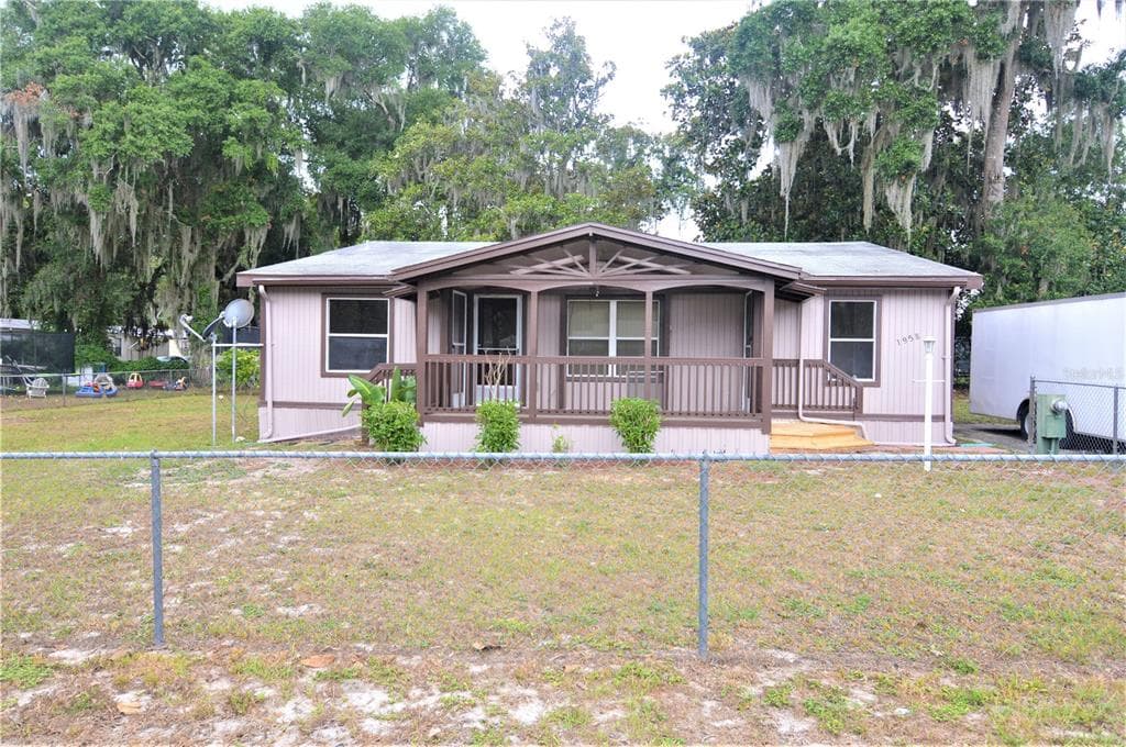 1958 CR 439CW LAKE PANASOFFKEE, FL 33538