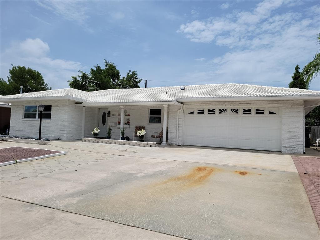 11288 60TH AVENUE SEMINOLE, FL 33772