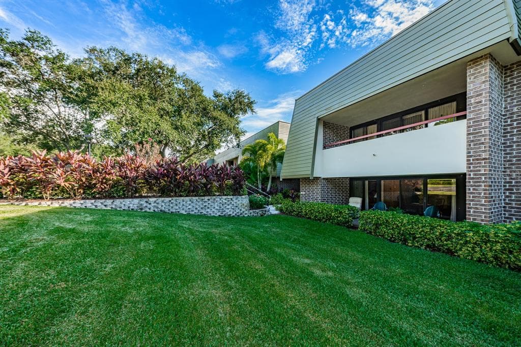 36750 US HIGHWAY 19 UNIT 18-106 PALM HARBOR, FL 34684