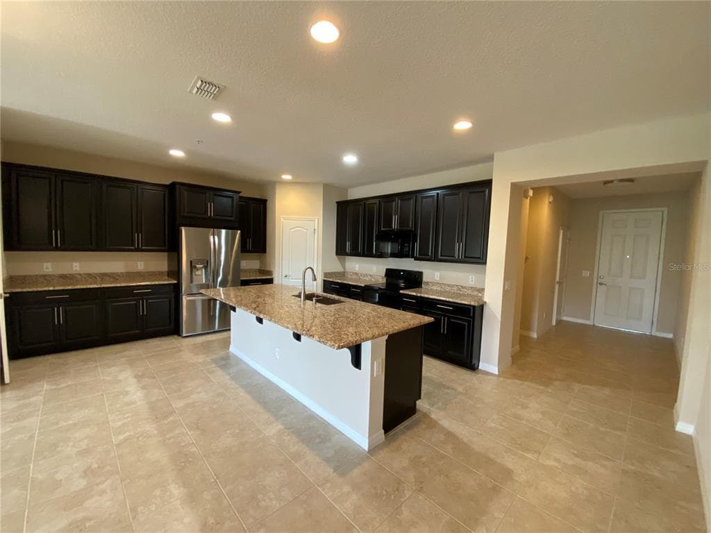 258 MERRY BROOK CIRCLE SANFORD, FL 32771
