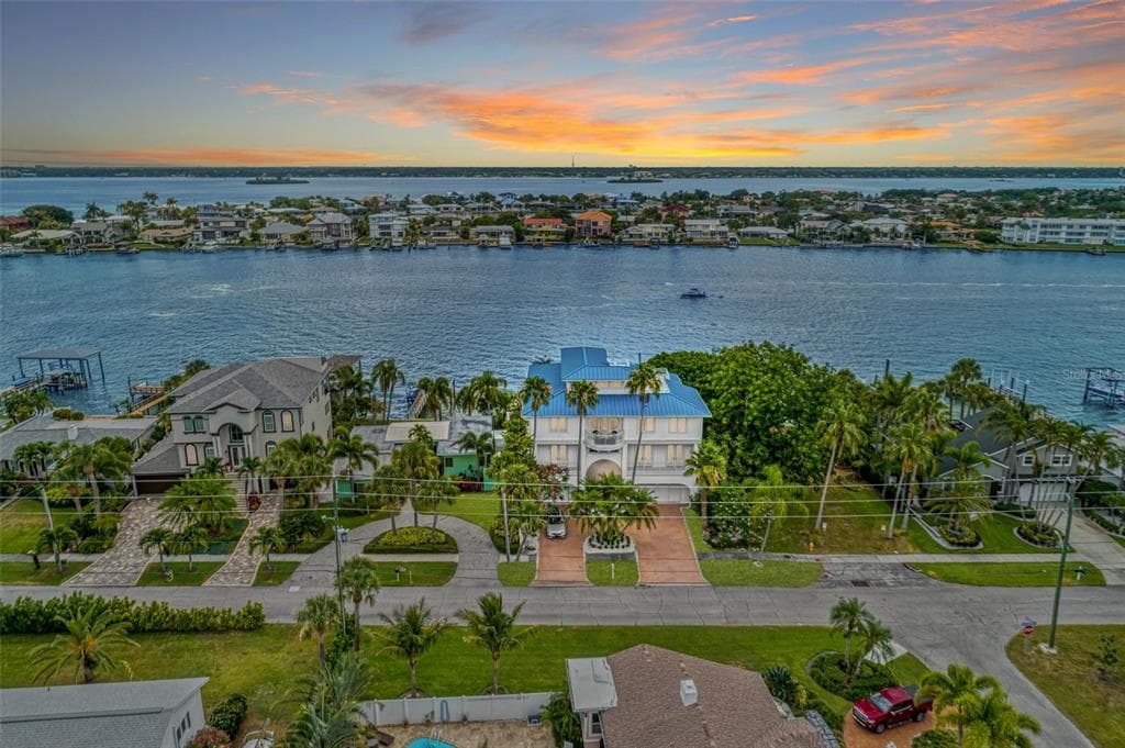 821 BAY ESPLANADE CLEARWATER, FL 33767