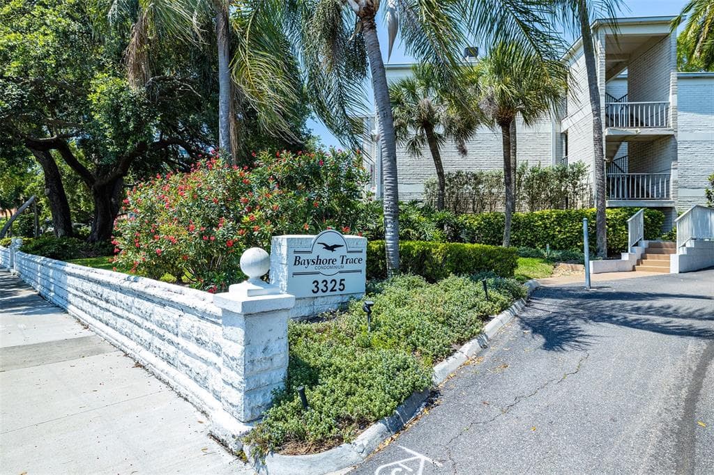 3325 BAYSHORE BOULEVARD UNIT E32 TAMPA, FL 33629