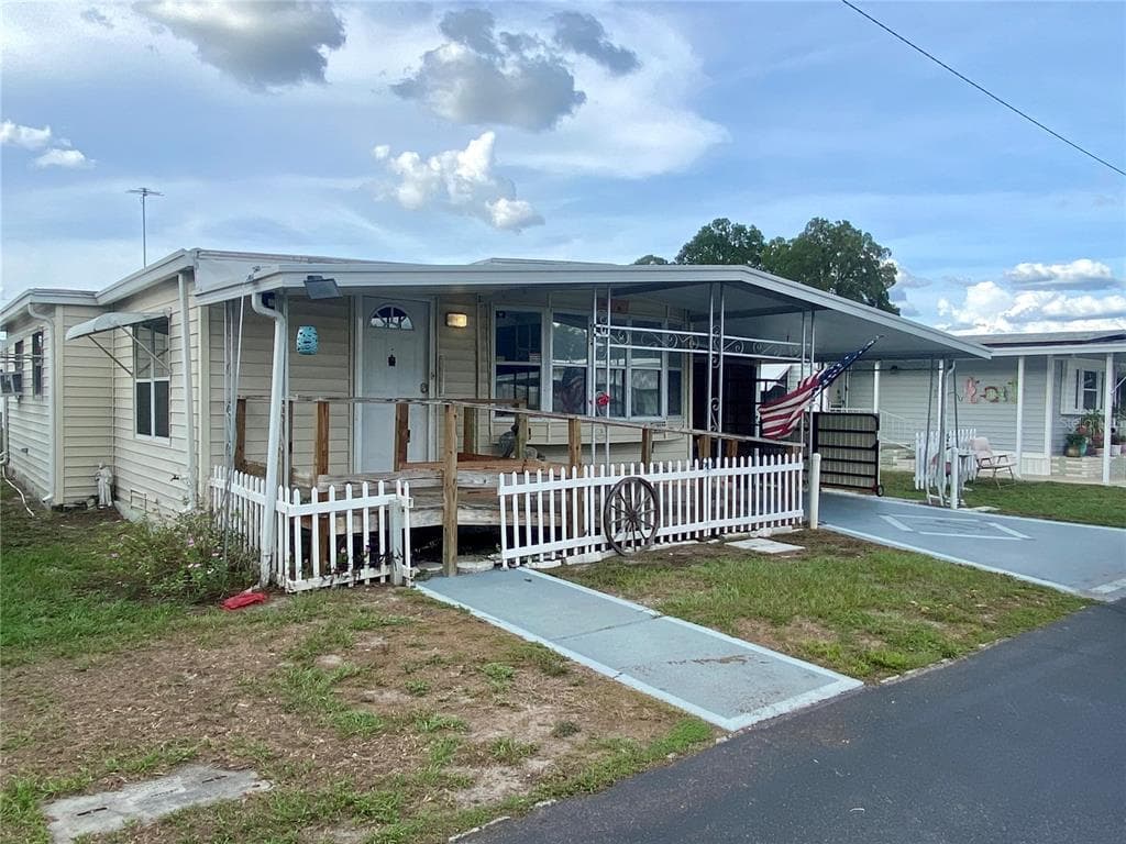 37031 LOIS AVENUE ZEPHYRHILLS, FL 33542