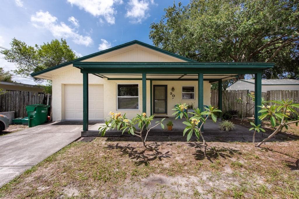 30 LAKE SHORE DRIVE PALM HARBOR, FL 34684