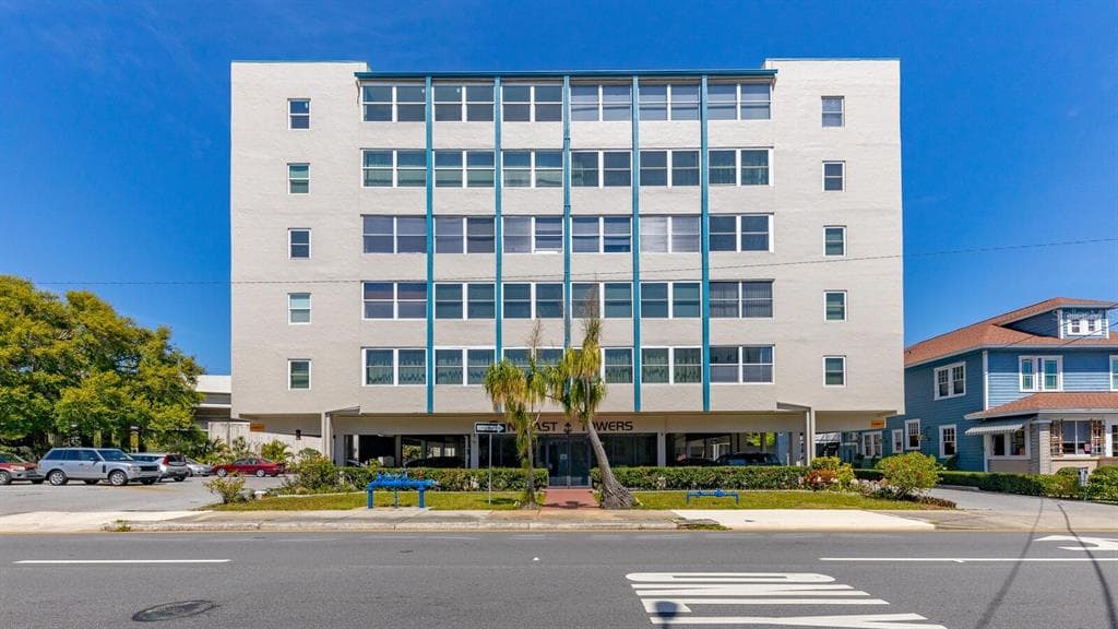 841 4TH AVENUE N UNIT 41 ST PETERSBURG, FL 33701