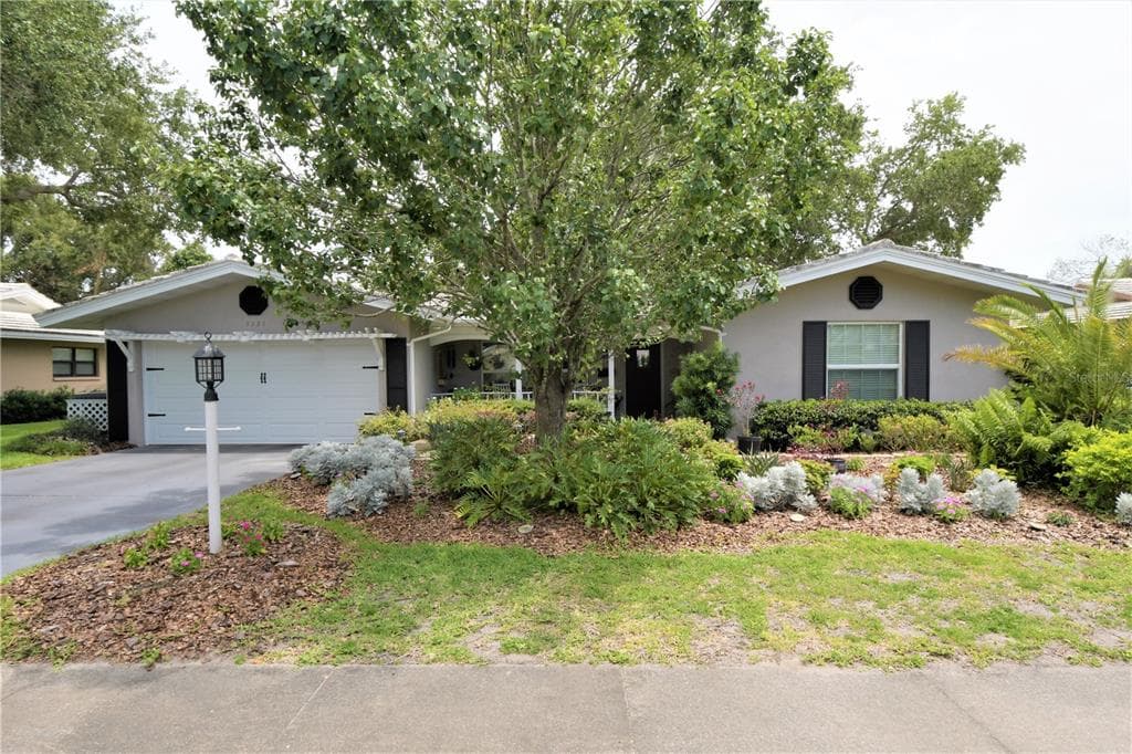 1121 MCCARTY STREET DUNEDIN, FL 34698