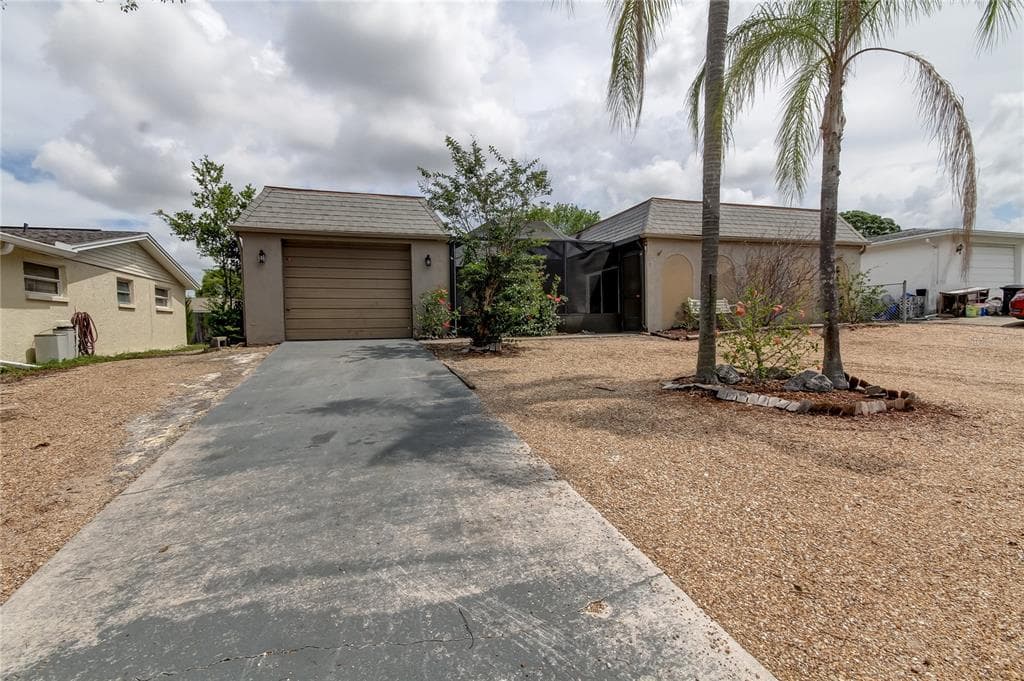 5753 THRUSH DRIVE NEW PORT RICHEY, FL 34652