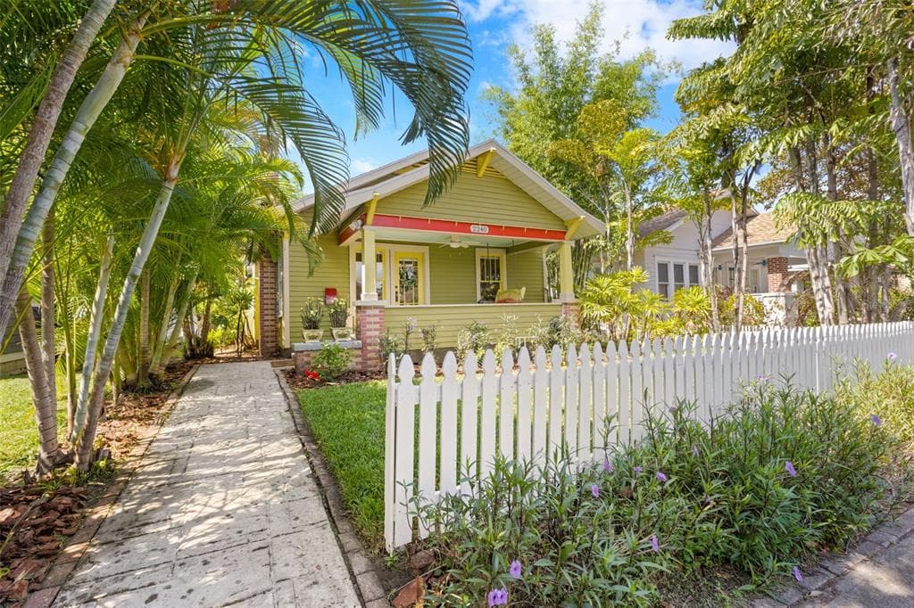 2240 6TH AVENUE N ST PETERSBURG, FL 33713