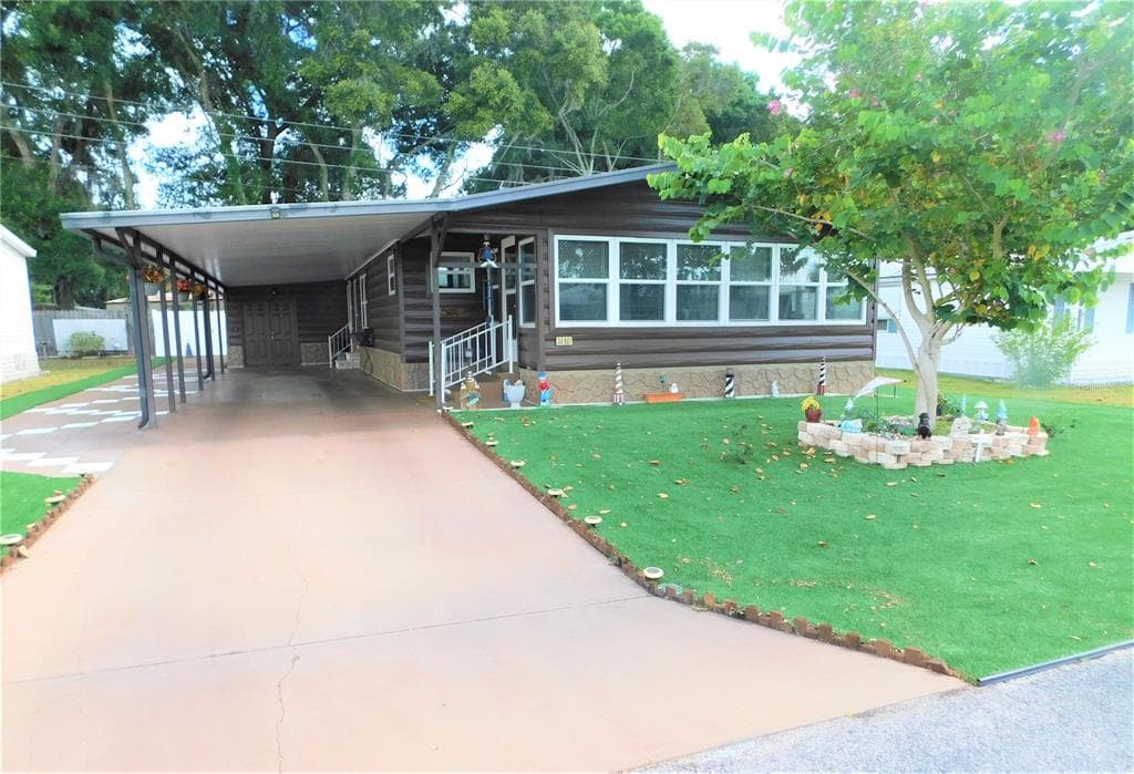 36901 TARA AVENUE ZEPHYRHILLS, FL 33542