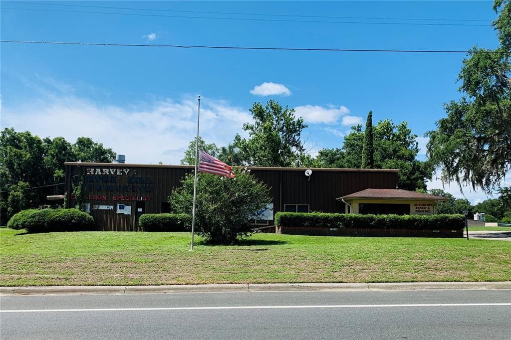 116 W KINGS HIGHWAY CENTER HILL, FL 33514