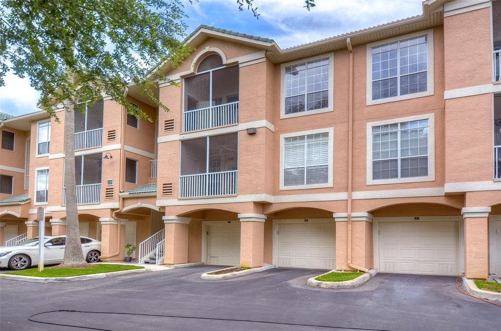 4304 BAY CLUB CIRCLE TAMPA, FL 33607