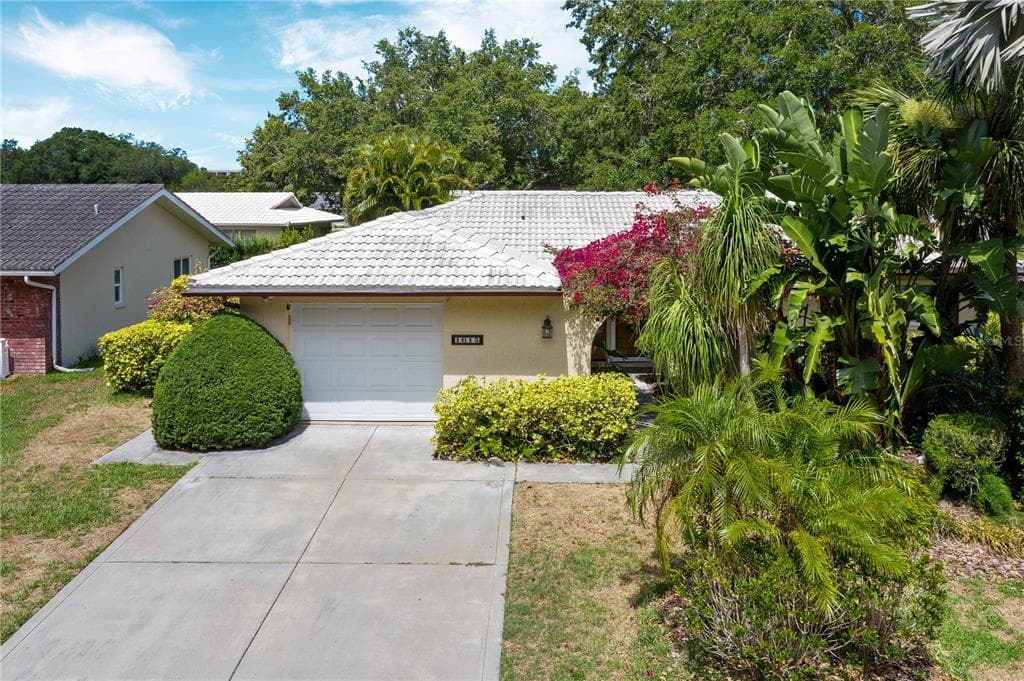1615 E DORCHESTER DRIVE PALM HARBOR, FL 34684