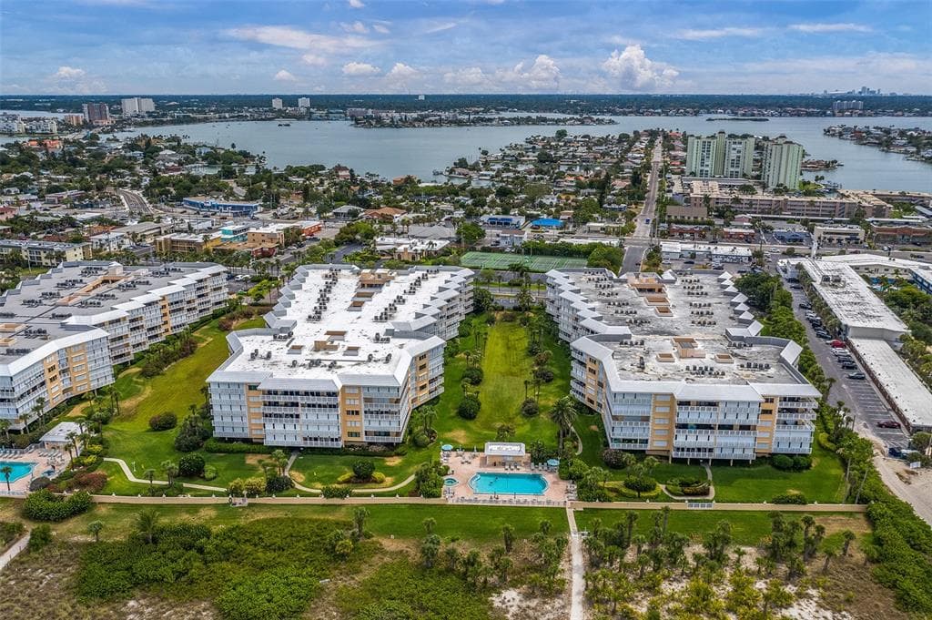 6500 SUNSET WAY UNIT 116 ST PETE BEACH, FL 33706