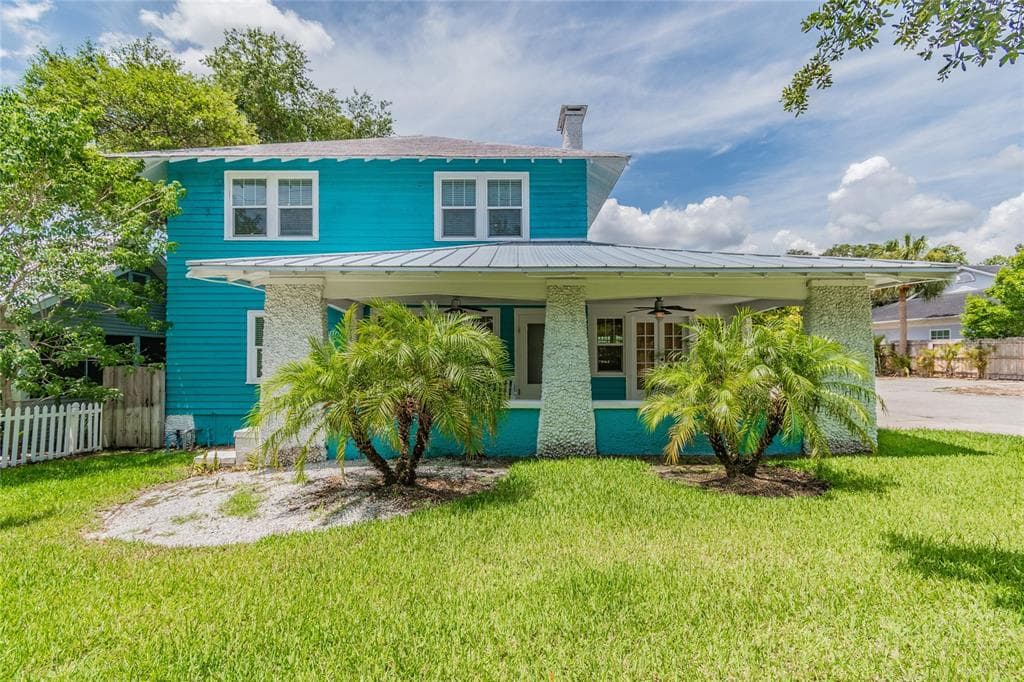 427 E TARPON AVENUE TARPON SPRINGS, FL 34689