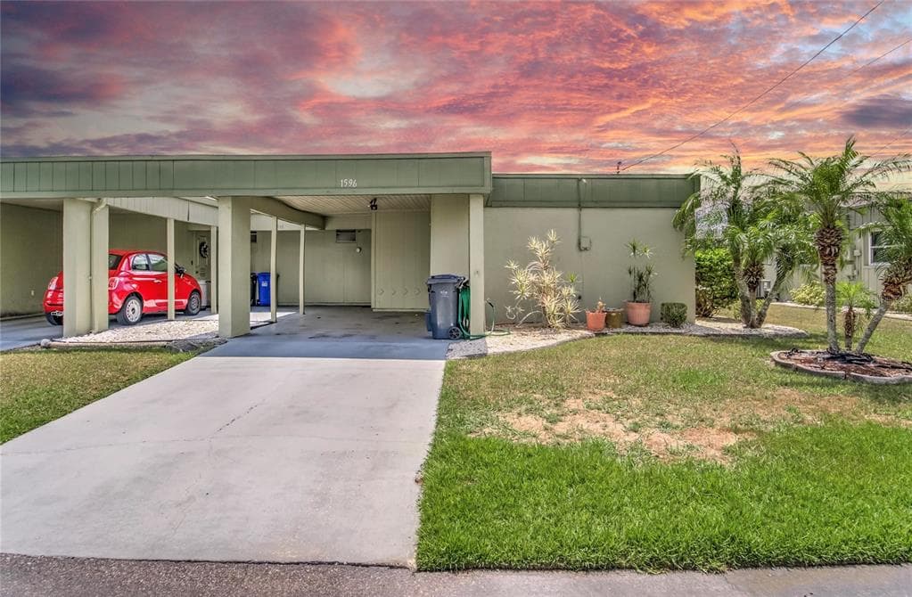 1596 COUNCIL DRIVE SUN CITY CENTER, FL 33573
