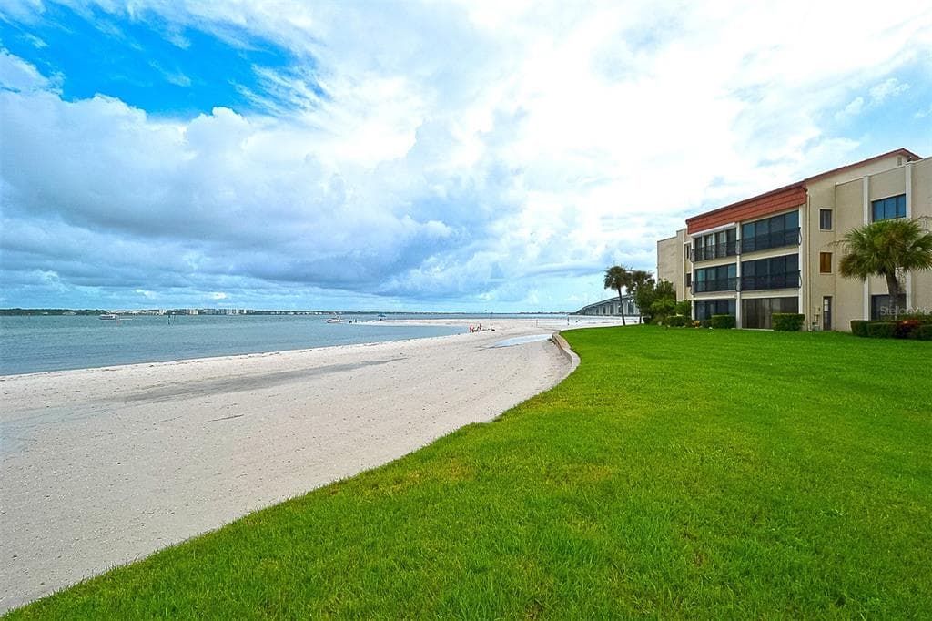 825 S GULFVIEW BOULEVARD UNIT 311 CLEARWATER, FL 33767