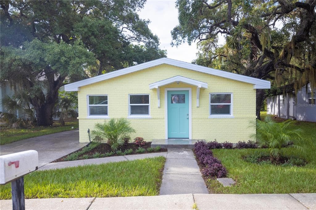 513 E MORGAN STREET TARPON SPRINGS, FL 34689
