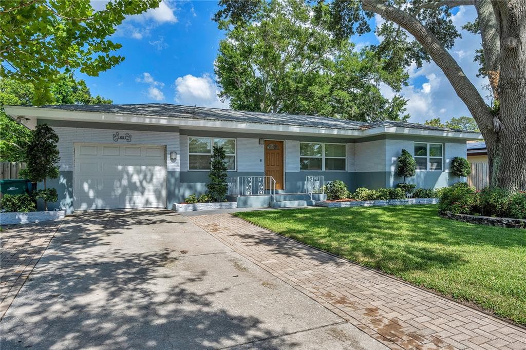1657 S JEFFERSON AVENUE CLEARWATER, FL 33756