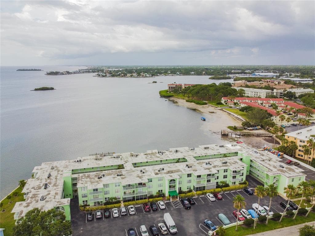 464 PAULA DRIVE N UNIT 303 DUNEDIN, FL 34698