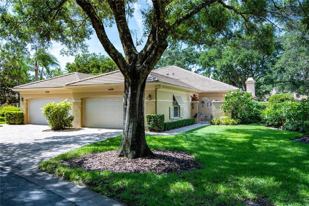 4433 OAKLEY GREENE UNIT 5 SARASOTA, FL 34235