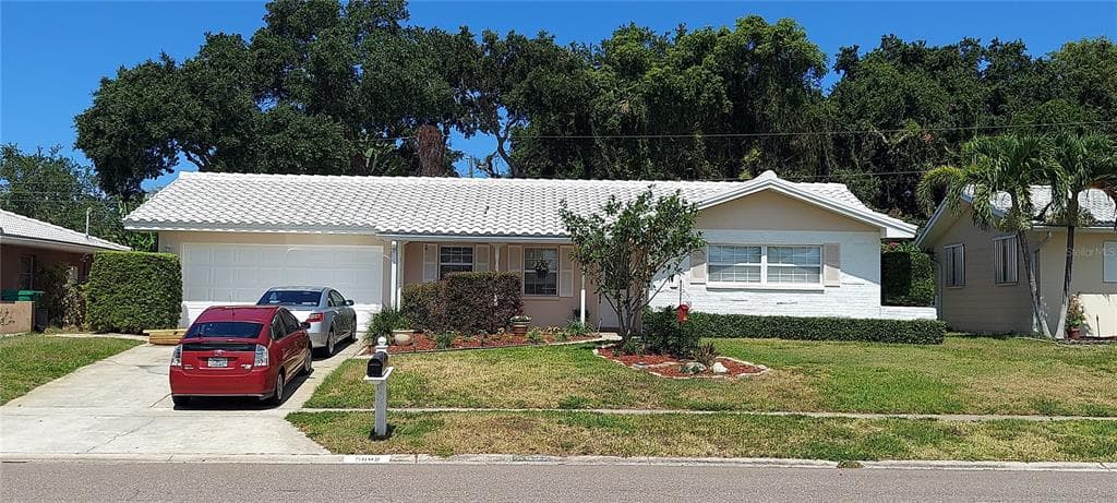 5692 WILLIAMS BOULEVARD SEMINOLE, FL 33772