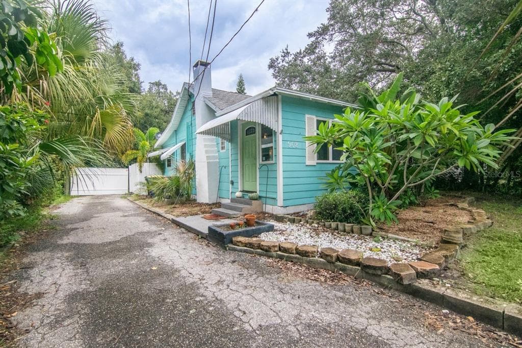 908 DRUID ROAD E CLEARWATER, FL 33756