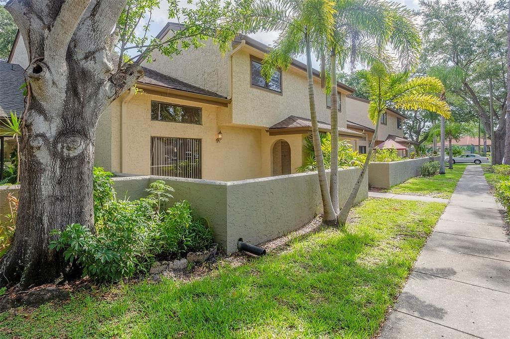 6262 142ND AVENUE N UNIT 1010 CLEARWATER, FL 33760
