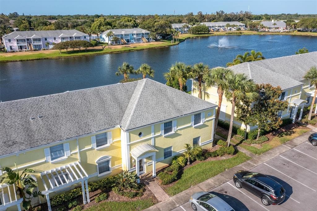 220 POMPANO DRIVE SE UNIT D ST PETERSBURG, FL 33705