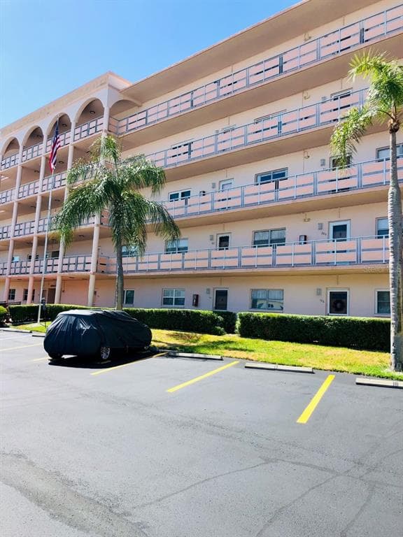 5623 80TH STREET N UNIT 306 ST PETERSBURG, FL 33709