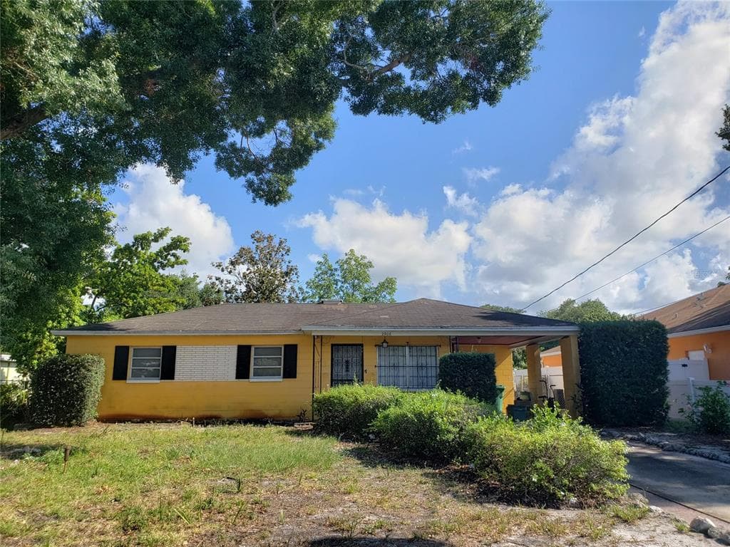 2906 W PEARL AVENUE TAMPA, FL 33611