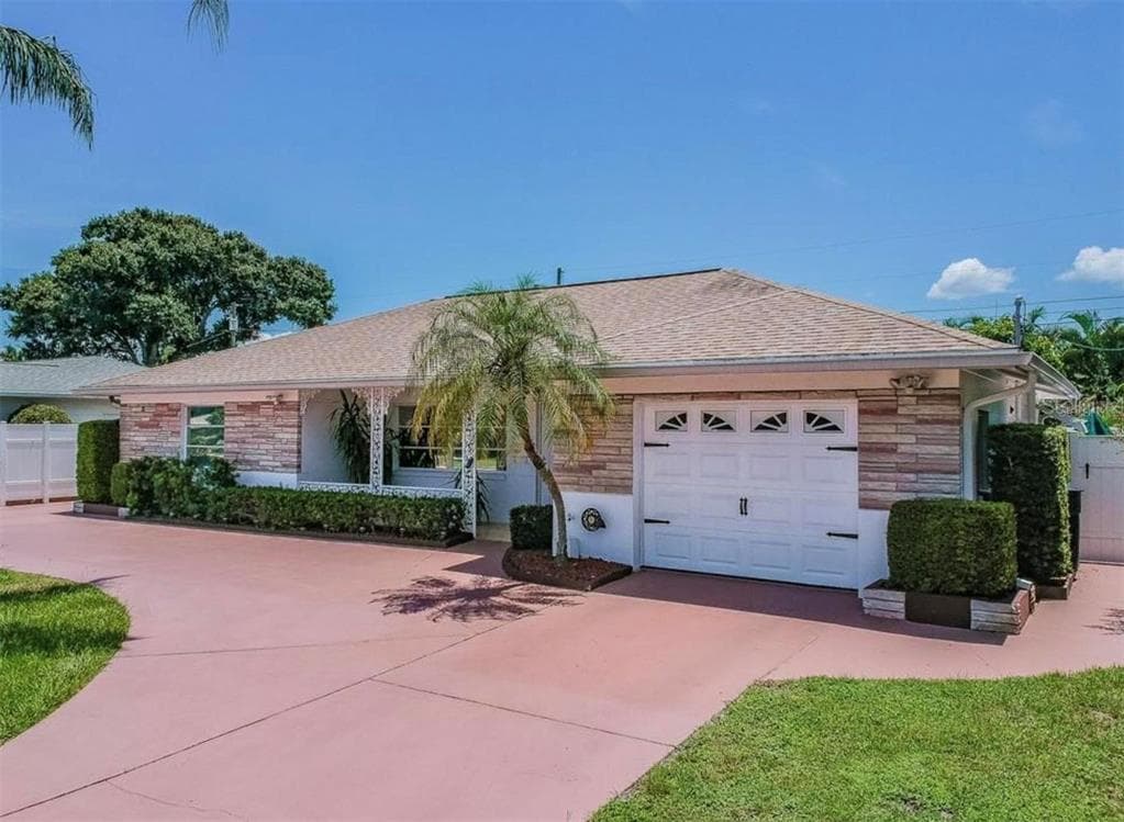 3900 22ND AVENUE N ST PETERSBURG, FL 33713