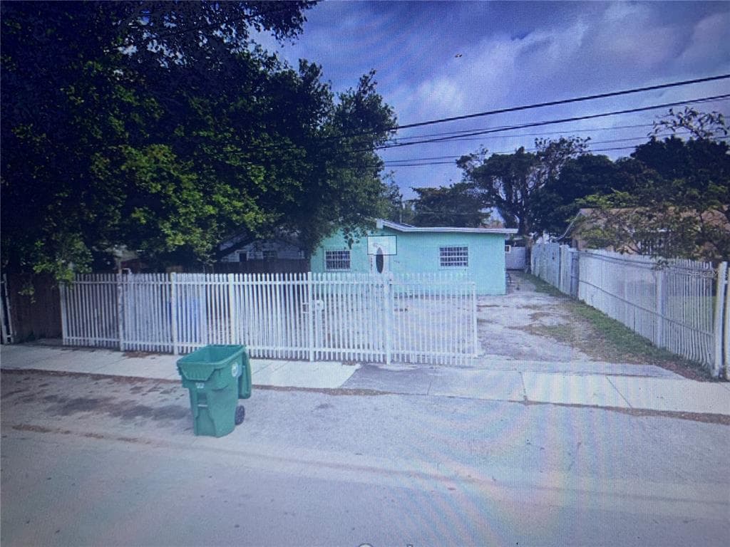 1435 NW 58TH TERRACE MIAMI, FL 33142