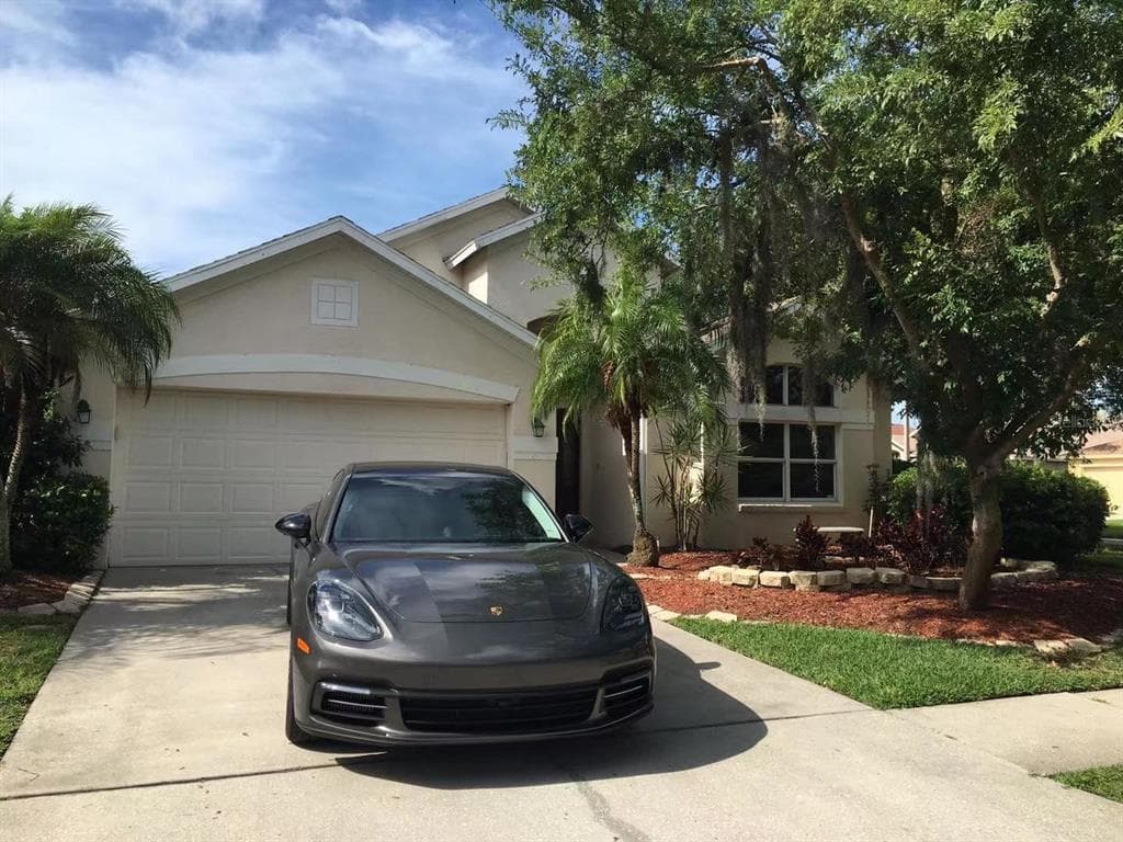 9953 STOCKBRIDGE DRIVE TAMPA, FL 33626