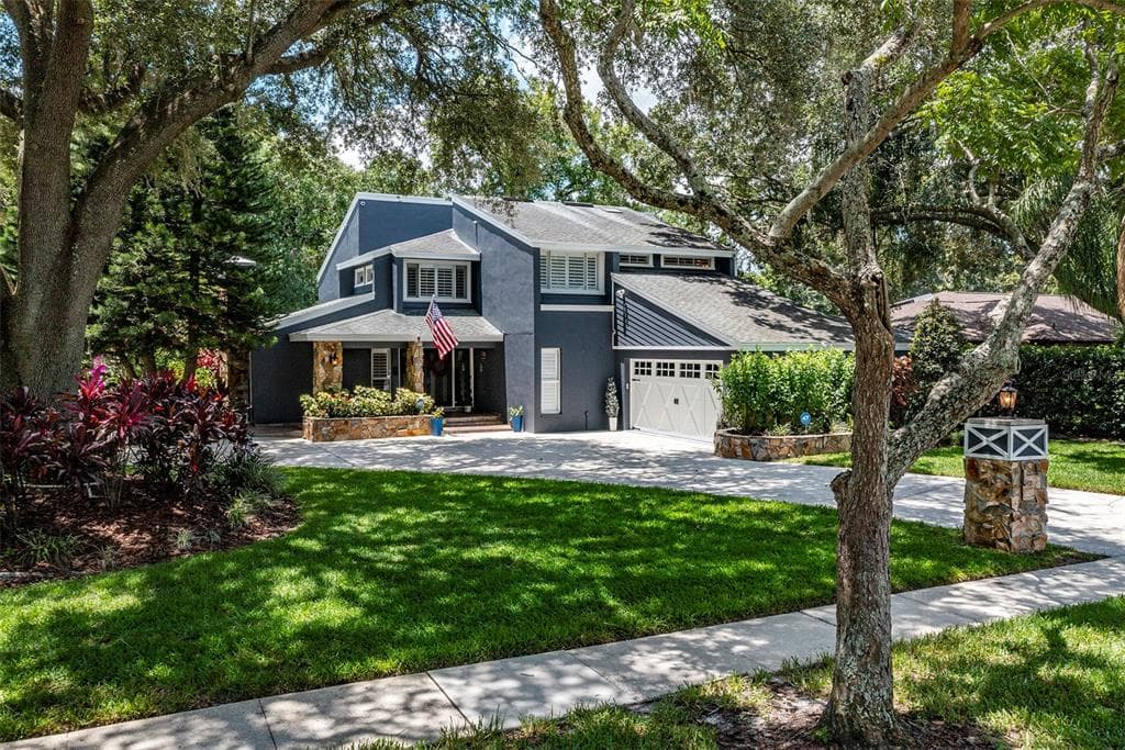 10402 OAKBROOK DRIVE TAMPA, FL 33618