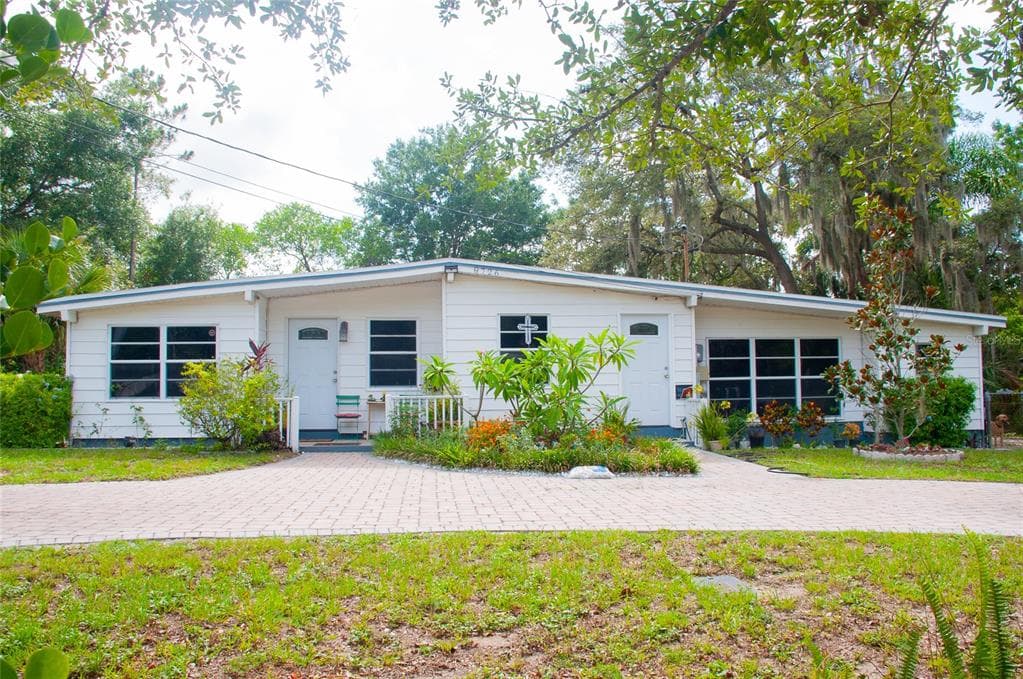 8726 OVERLOOK DRIVE TEMPLE TERRACE, FL 33617