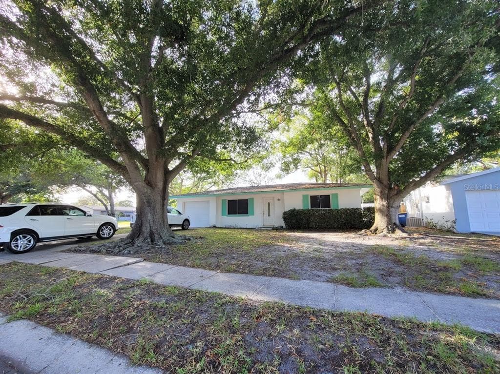 1706 CARLISLE STREET CLEARWATER, FL 33755