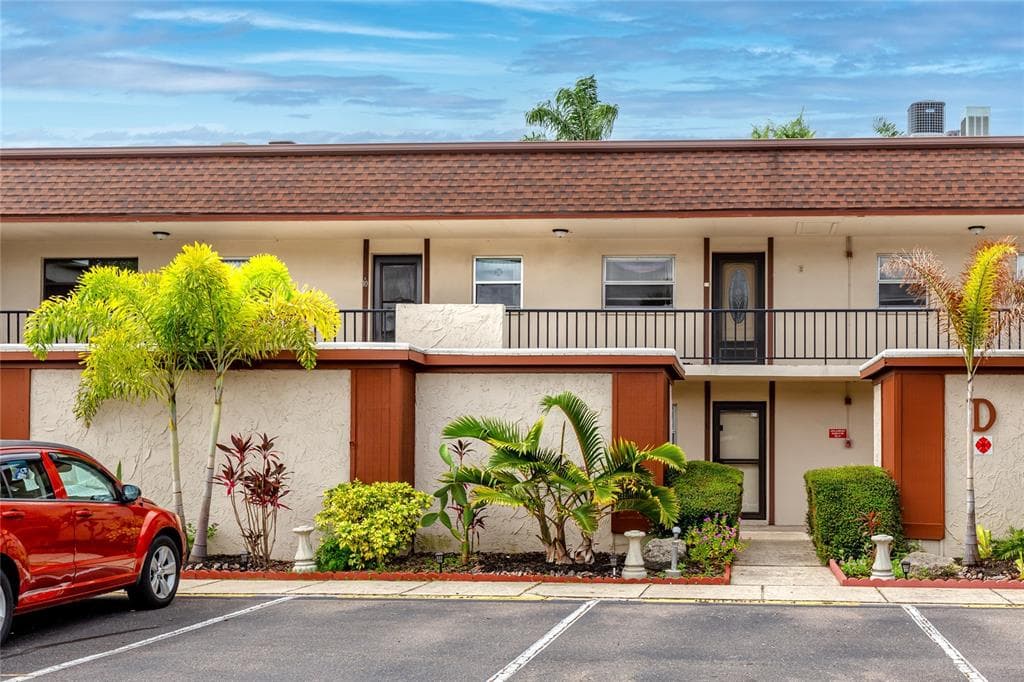 2750 E BAY DRIVE UNIT 10D LARGO, FL 33771