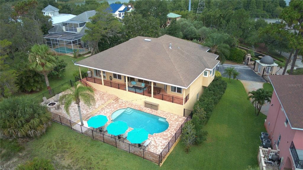 122 WATERBERRY DRIVE TARPON SPRINGS, FL 34688