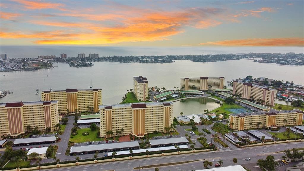 4575 COVE CIRCLE UNIT 501 ST PETERSBURG, FL 33708