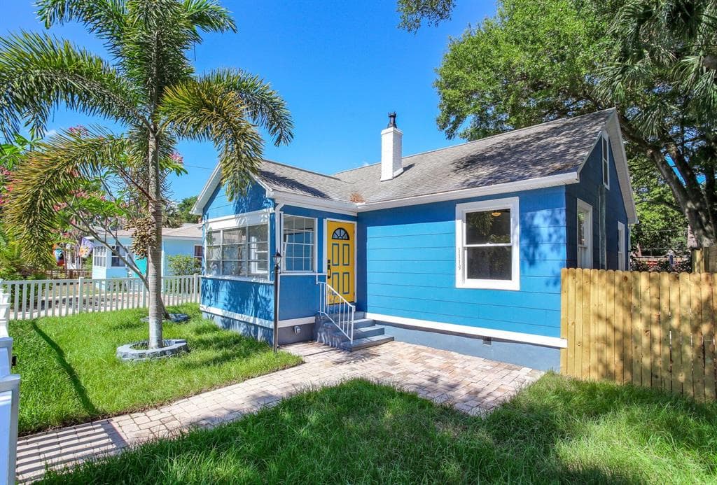 1115 8TH STREET N ST PETERSBURG, FL 33701