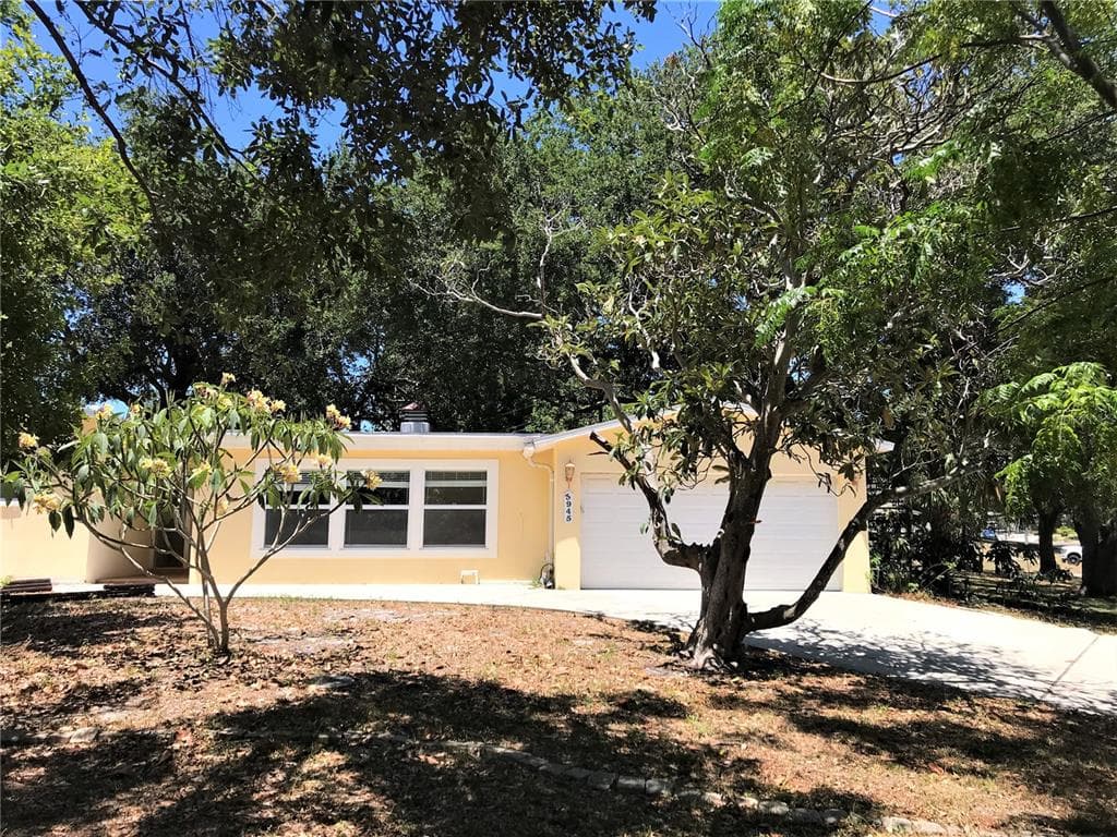 3945 HARBOR HILLS DRIVE LARGO, FL 33770