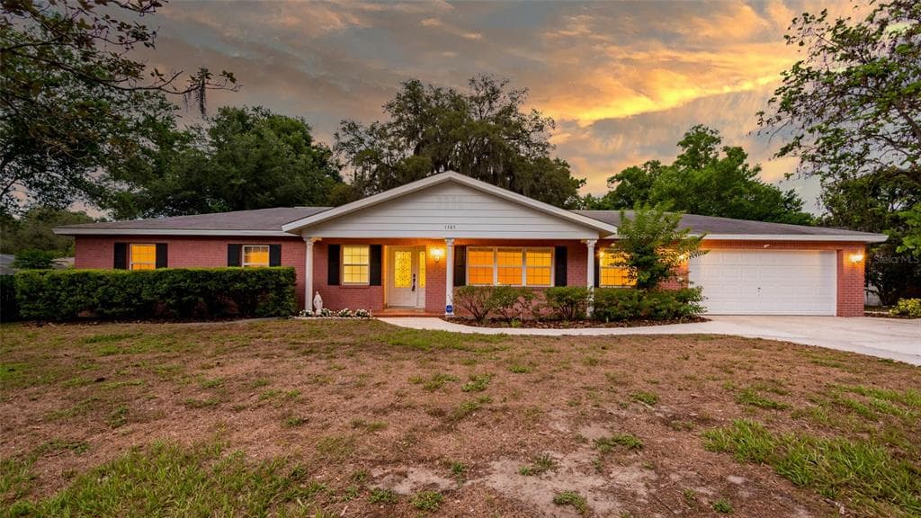 1305 CHILT DRIVE BRANDON, FL 33510