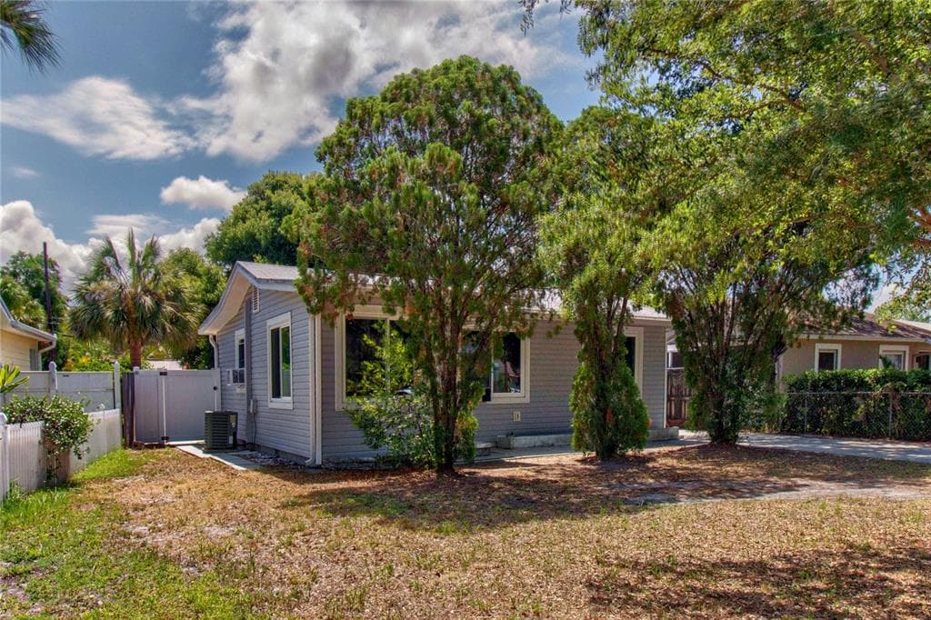 243 69TH STREET N ST PETERSBURG, FL 33710