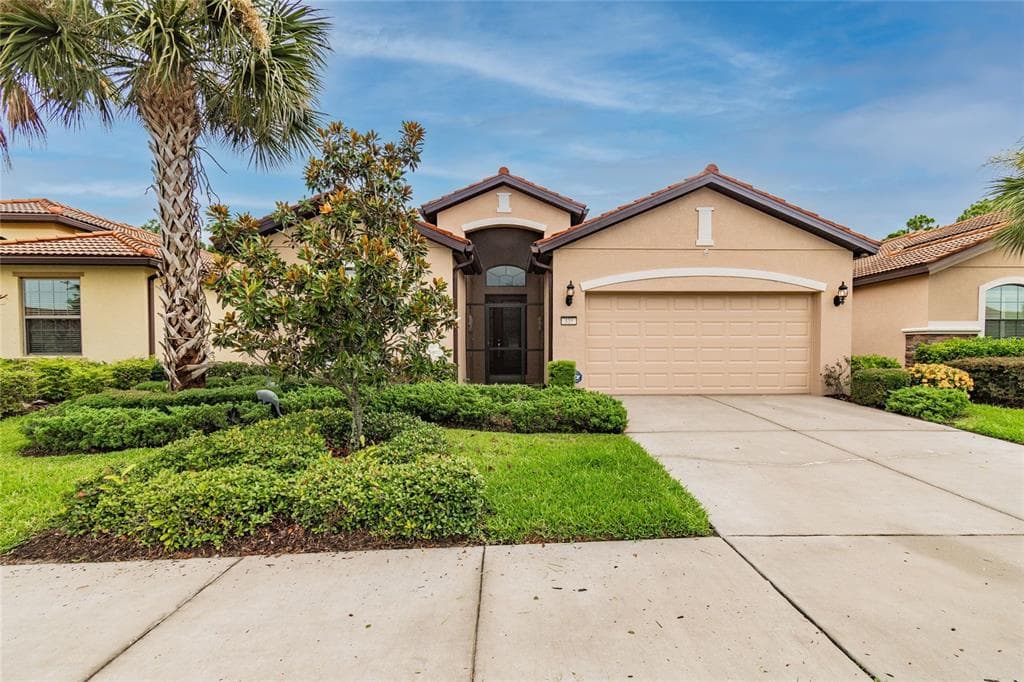 335 LAUREL FALLS DRIVE APOLLO BEACH, FL 33572