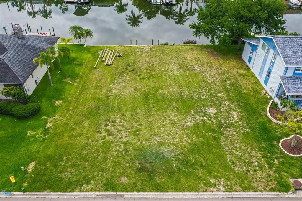 808 CHIPAWAY DRIVE