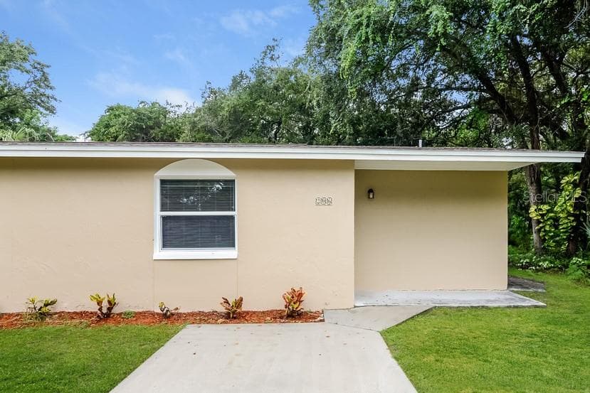 204 ELIZABETH AVENUE CLEARWATER, FL 33759
