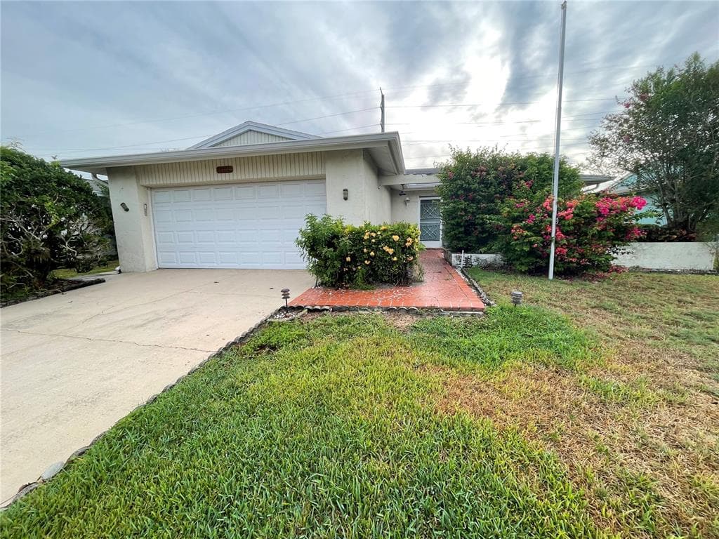 4458 GREAT LAKES DRIVE N CLEARWATER, FL 33762