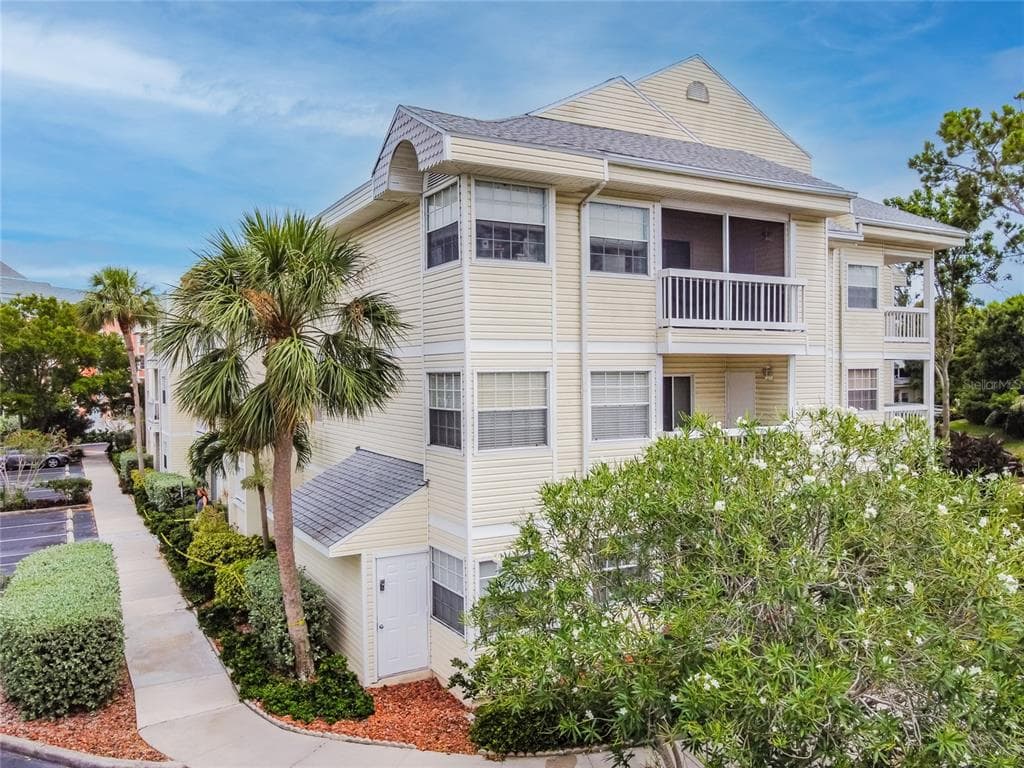 6931 STONESTHROW CIRCLE N UNIT 5105 ST PETERSBURG, FL 33710