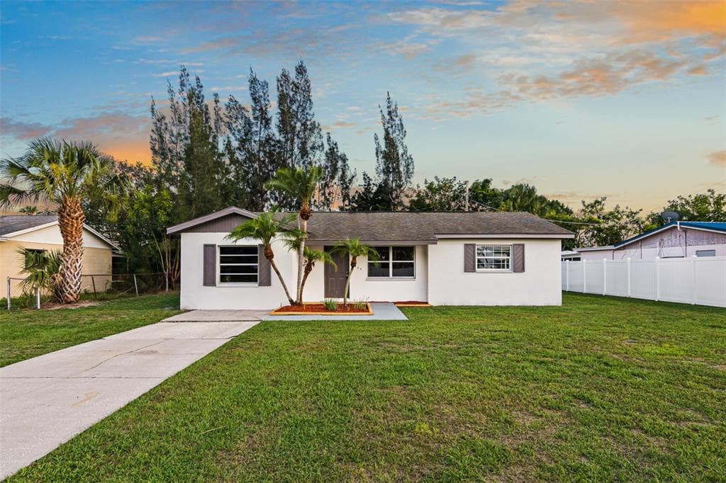 564 FLORIDA CIRCLE S APOLLO BEACH, FL 33572