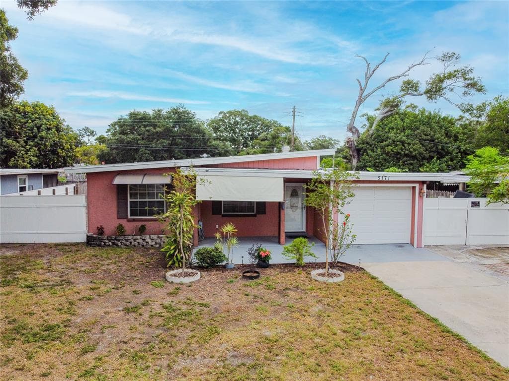 5171 FLAMINGO DRIVE N ST PETERSBURG, FL 33714